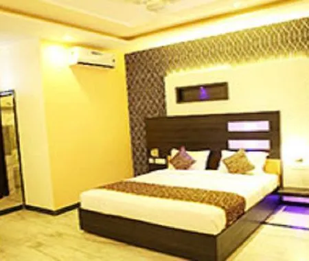 Hotel City Square And Suites